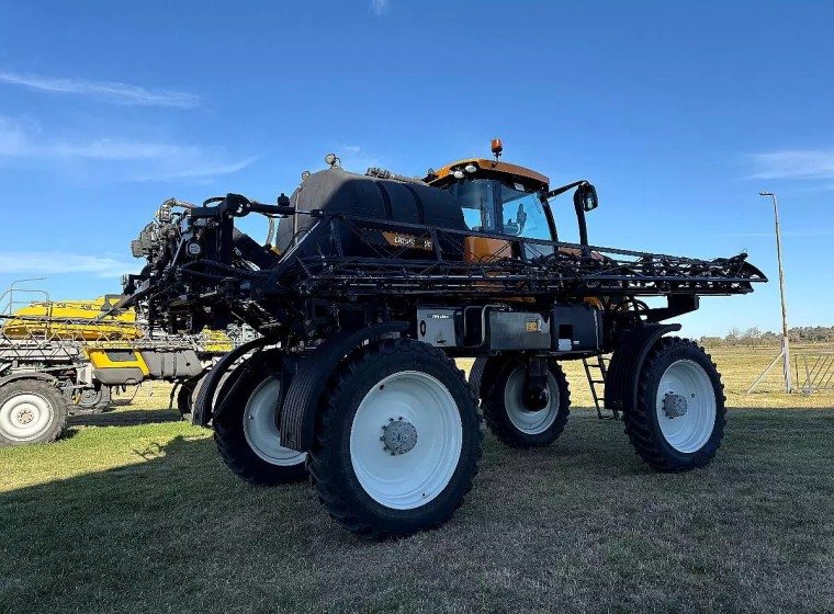 Pulverizadora Valtra 535R, año 2024