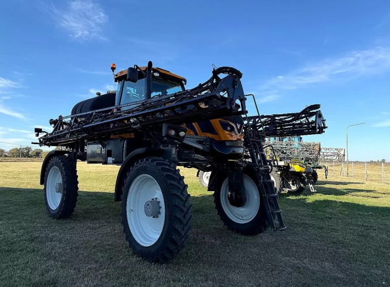 Pulverizadora Valtra 535R, año 2024