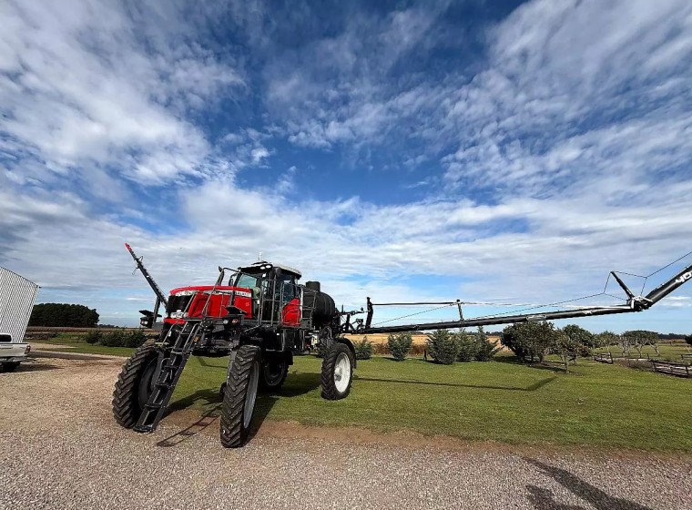 Pulverizadora Massey Ferguson 535R, año 0