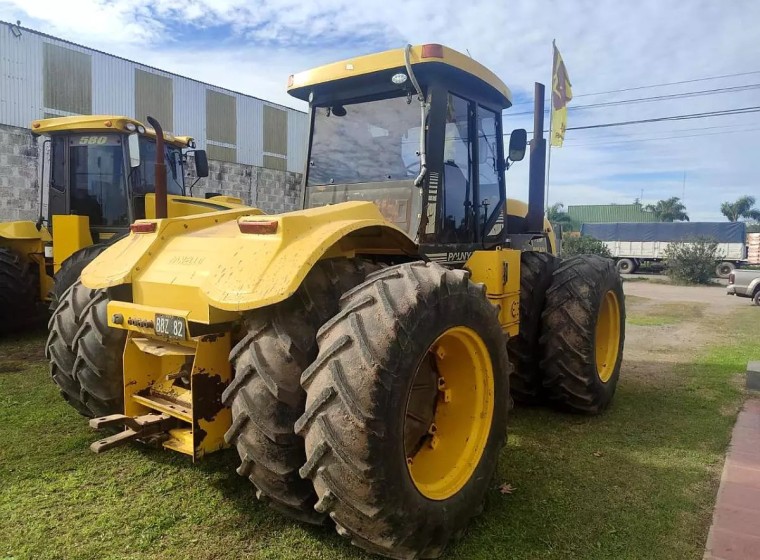 Tractor Pauny 500 C, año 2011