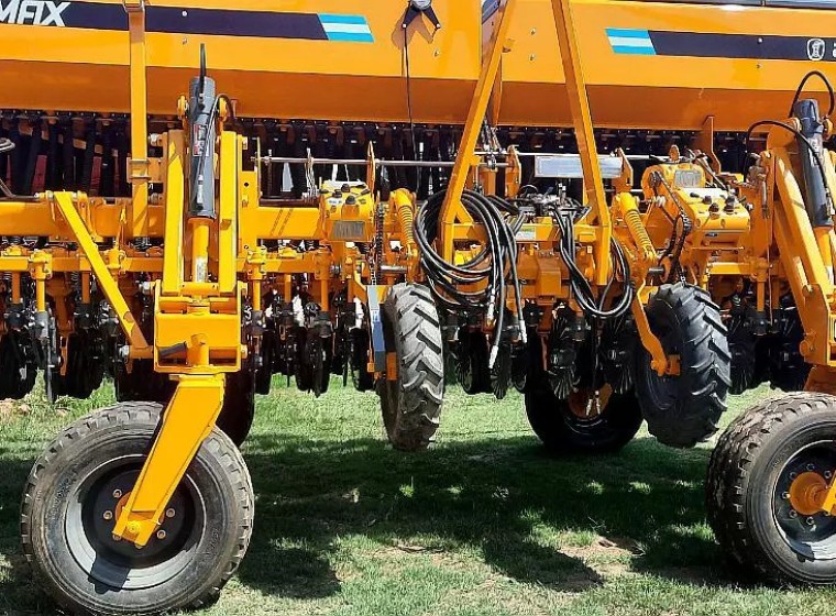 Sembradora Agrometal MX MAX 3917, año 0