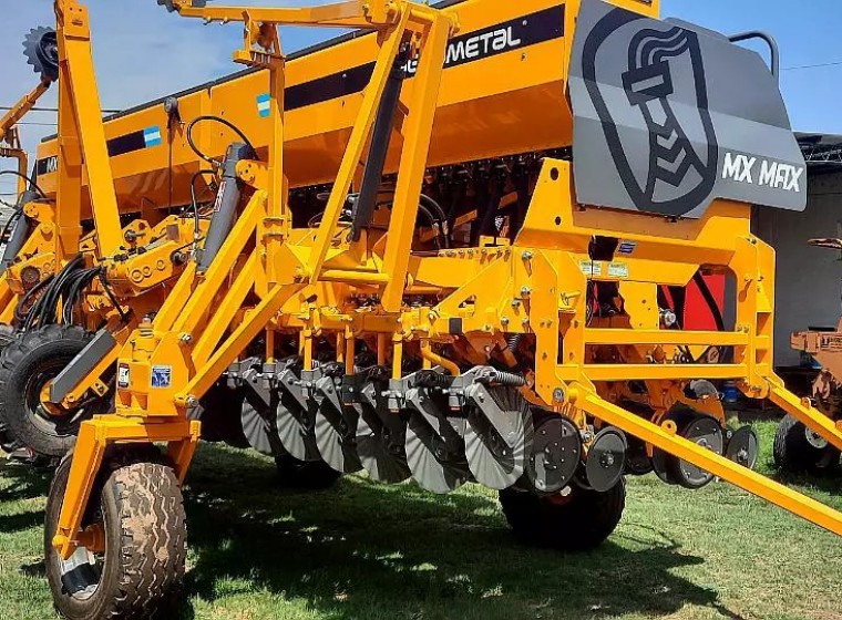 Sembradora Agrometal MX MAX 3917, año 0