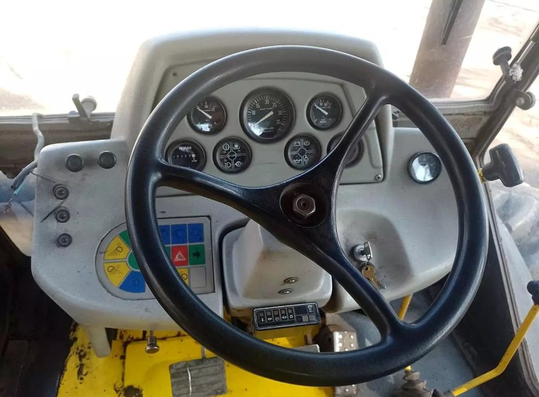 Tractor Pauny 540 C, año 2004