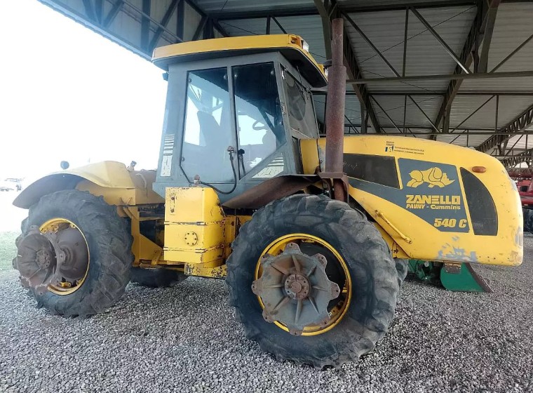 Tractor Pauny 540 C, año 2004