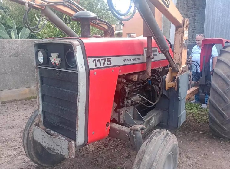 Tractor Massey Ferguson 1175, año 1983