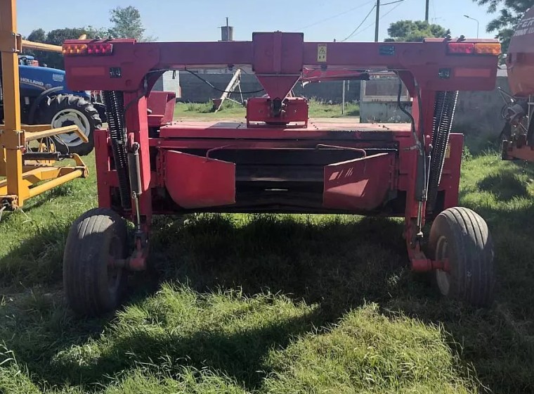 Segadora Massey Ferguson 1366, año 2020