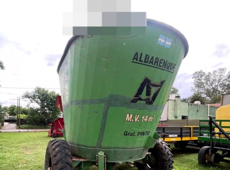 Mixer Albarenque M.V 14m3, año 2011
