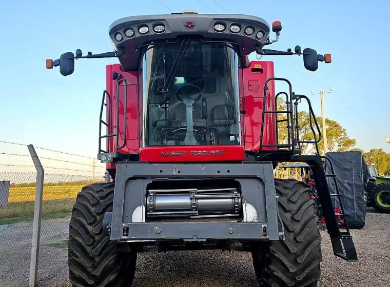 Cosechadora Massey Ferguson 9695, año 2017