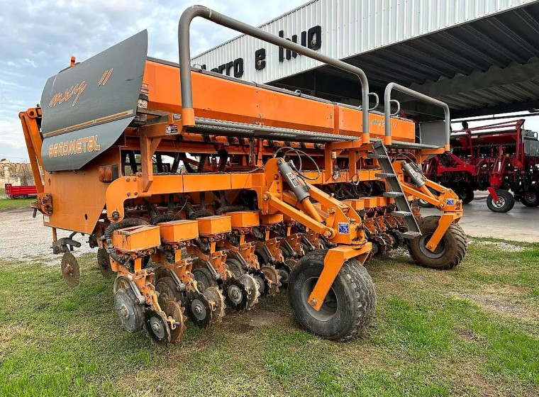 Sembradora Agrometal MXY II 3121, año 2012