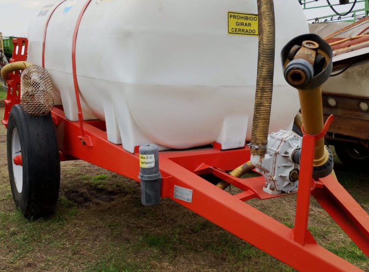 Fertilizadora Secman M-4300, año 1