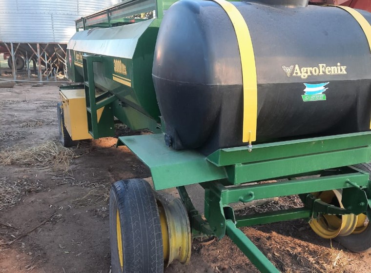 Acoplado AgroFenix 3000 lts, año 0
