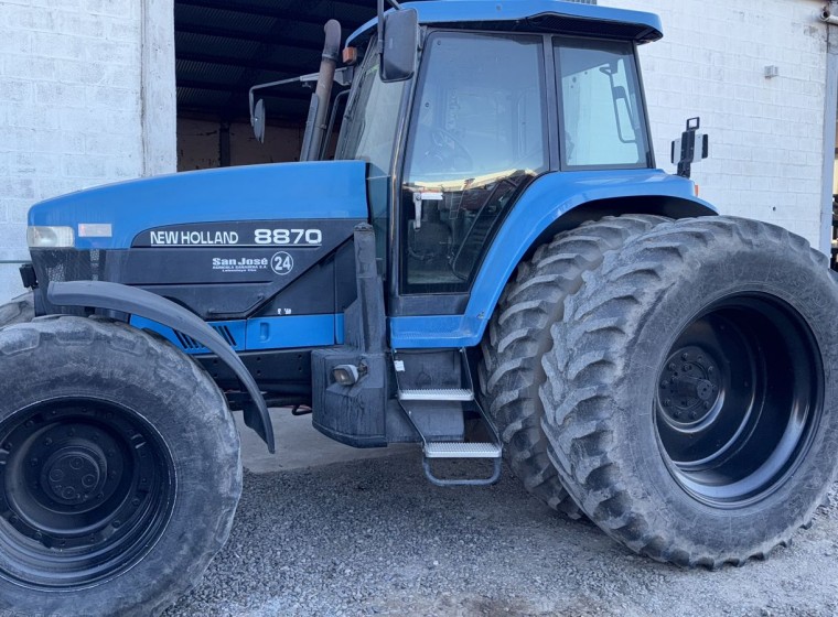 Tractor New Holland 8870, año 2000