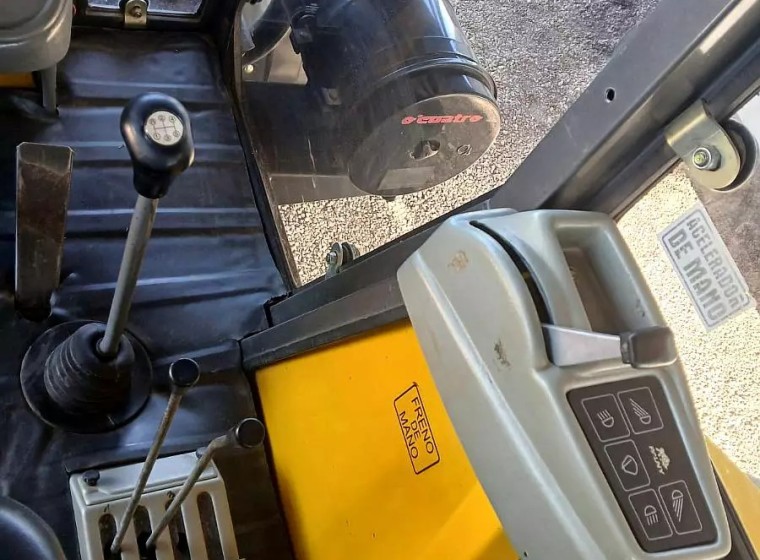 Tractor Pauny EVO 280 A, año 2016