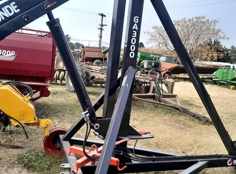 Grúa hidráulica El Conde GA3000, año 0