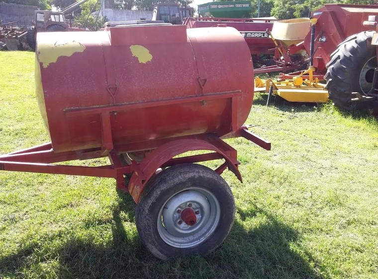 Acoplado Otras 1500 lts, año 1