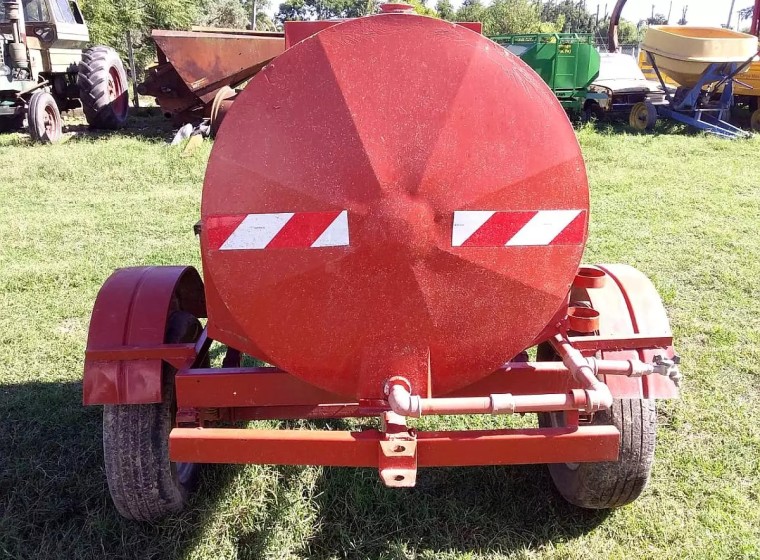 Acoplado Otras 1500 lts, año 1