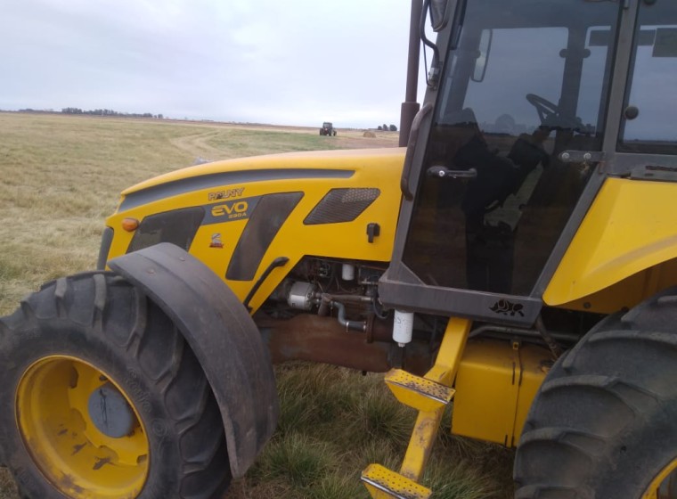 Tractor Pauny EVO 230 A, año 1