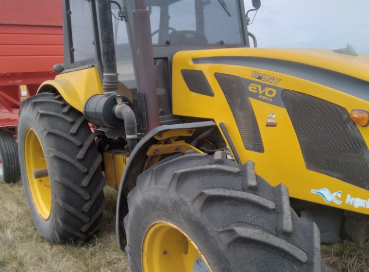 Tractor Pauny EVO 230 A, año 1