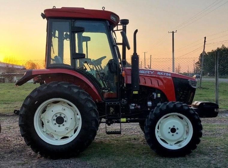 Tractor Chery RK 704, año 0