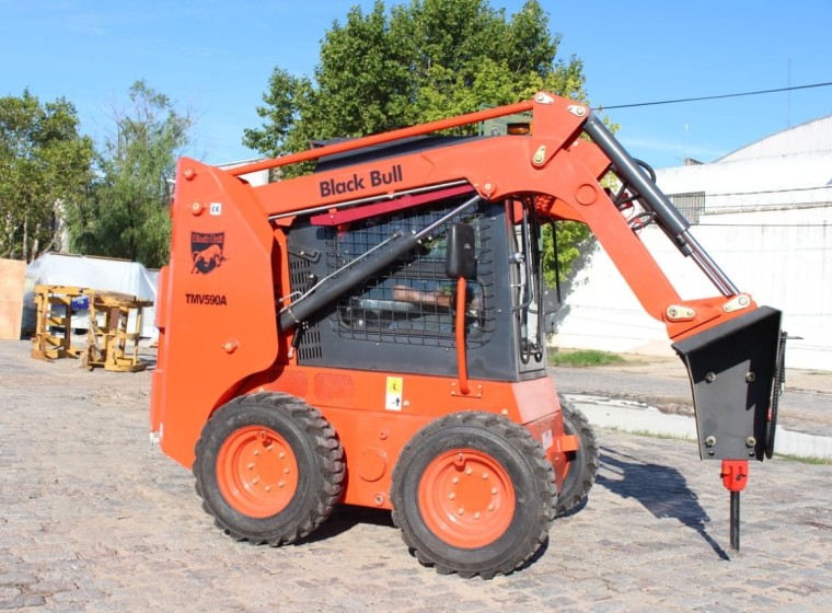 Maquinaria vial Taurus BlackBull 590, año 0