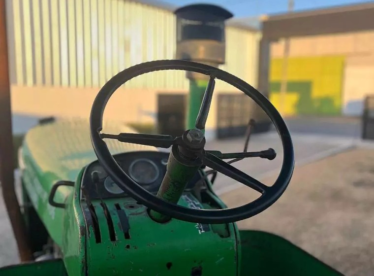 Tractor John Deere 5010, año 1965