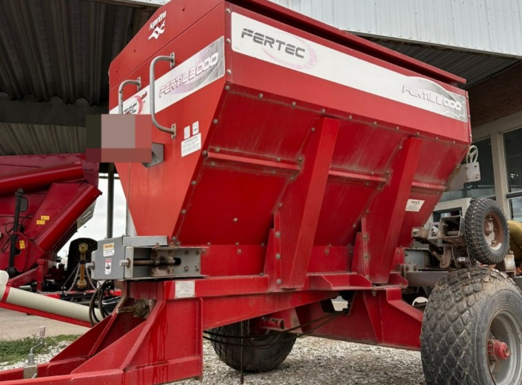 Fertilizadora Fertec Fertil 3000, año 1