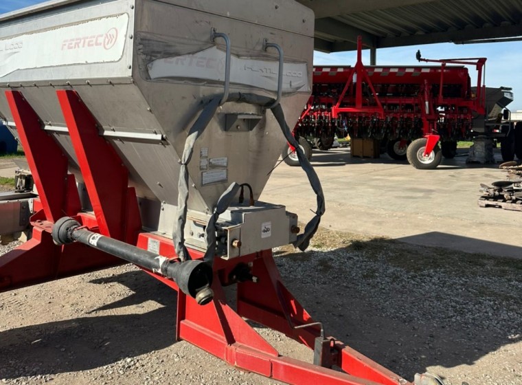 Fertilizadora Fertec Fertil 3000, año 1