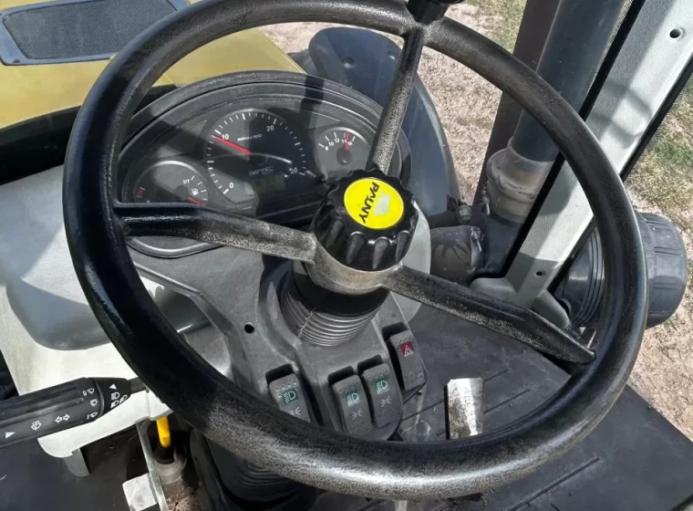 Tractor Pauny Audaz 2200, año 1