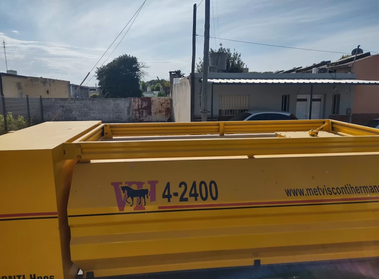 Acoplado Visconti Hnos 3000 lts, año 1