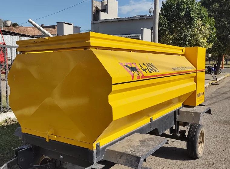 Acoplado Visconti Hnos 3000 lts, año 1