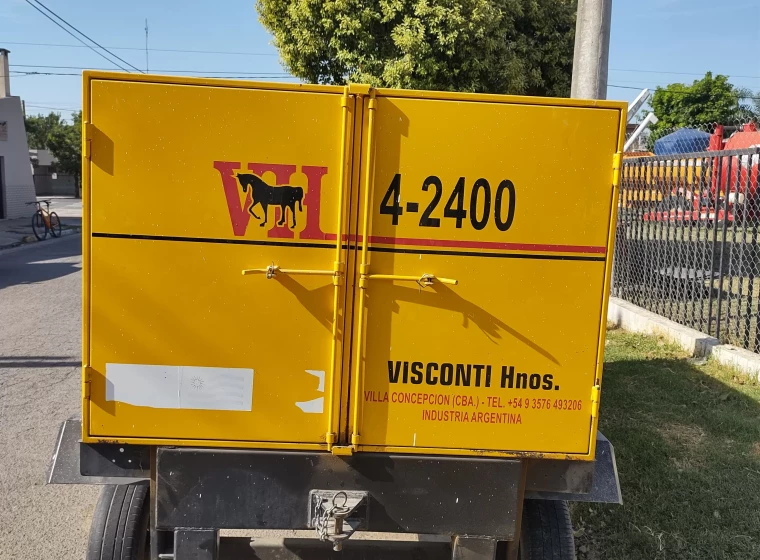Acoplado Visconti Hnos 3000 lts, año 1