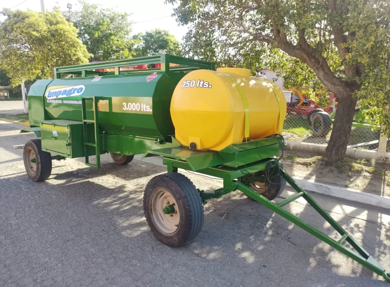 Acoplado Impagro 3000 lts, año 0