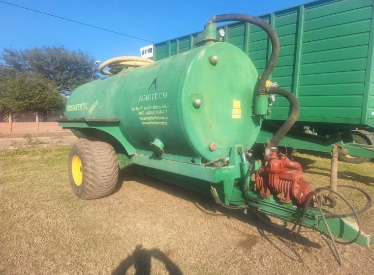 Fertilizadora Agritech 10.000 lts, año 1