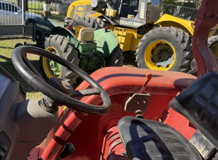 Tractor Hanomag 854 A, año 2023