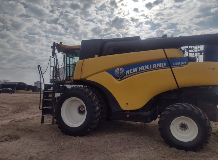 Cosechadora New Holland CR 6.80, año 2019