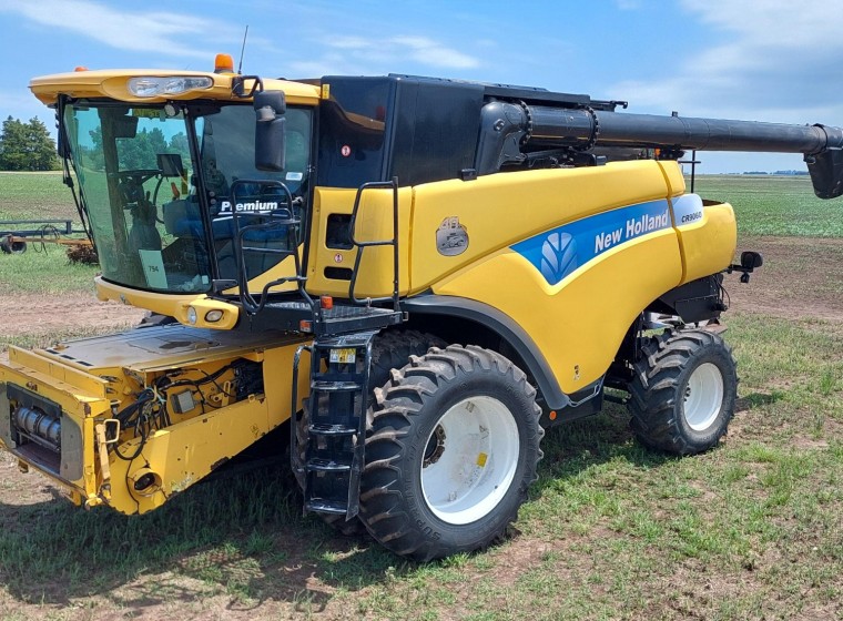 Cosechadora New Holland 9060, año 2017