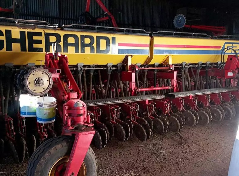Sembradora Gherardi G240 3421, año 2004