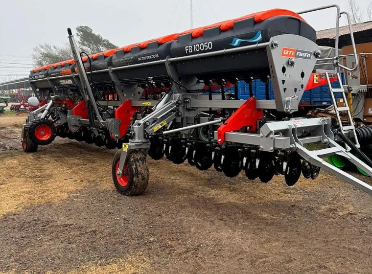 Fertilizadora BTI Agri FB 10050, año 0
