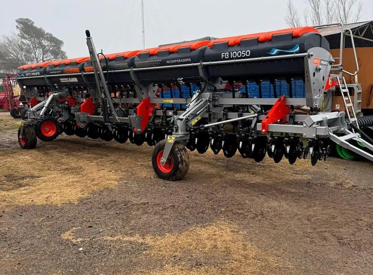 Fertilizadora BTI Agri FB 10050, año 0