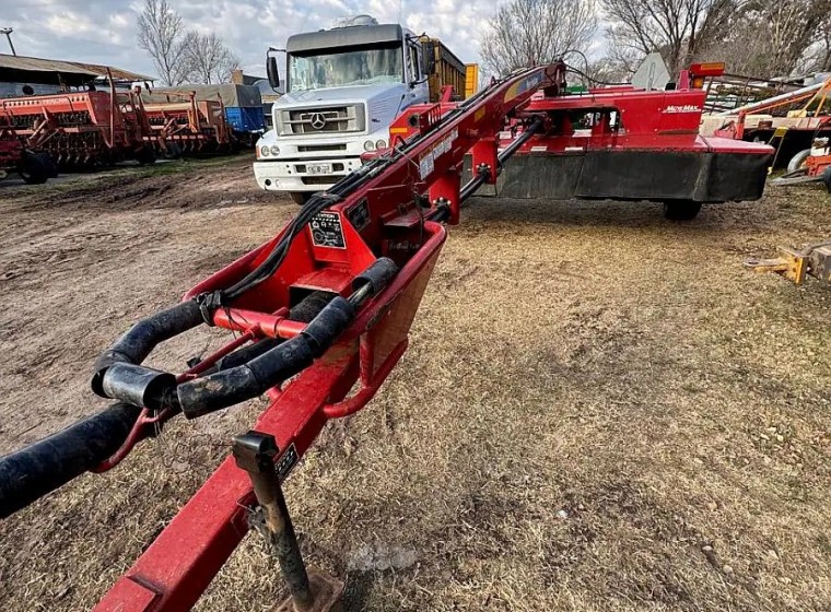 Segadora New Holland H7450, año 2013