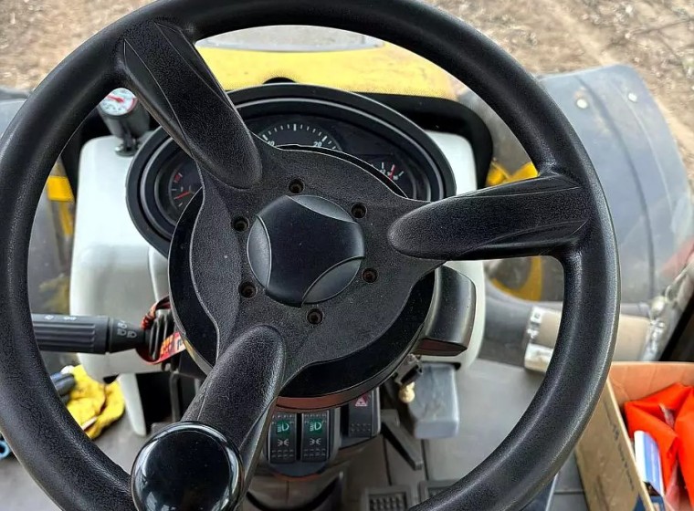 Tractor Pauny Audaz 2200, año 2019