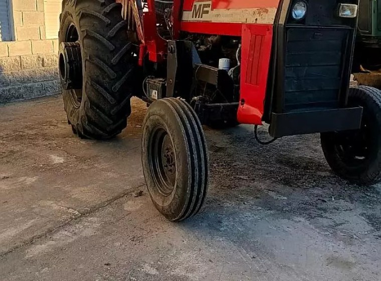 Tractor Massey Ferguson 1185, año 1