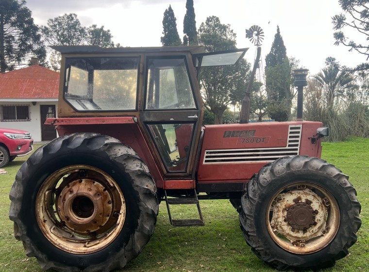 Tractor Fiat 780, año 1