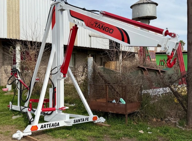 Grúa hidráulica Industrias Tango 3 movimientos, año 0
