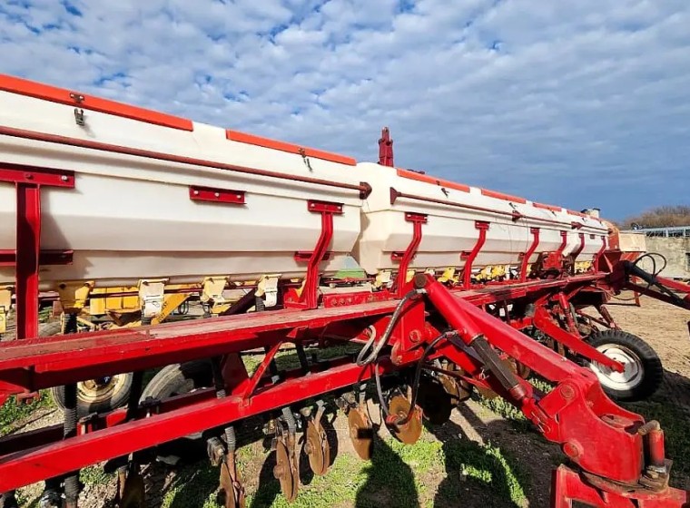 Fertilizadora Chalero 2235, año 2010