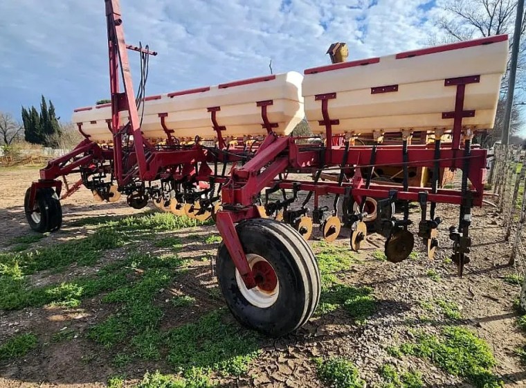 Fertilizadora Chalero 2235, año 2010