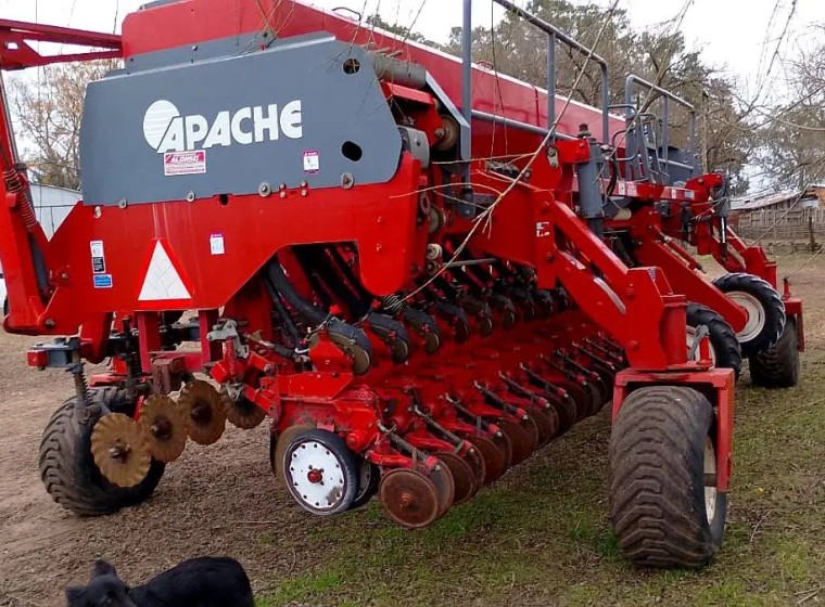 Sembradora Apache 54000, año 2015