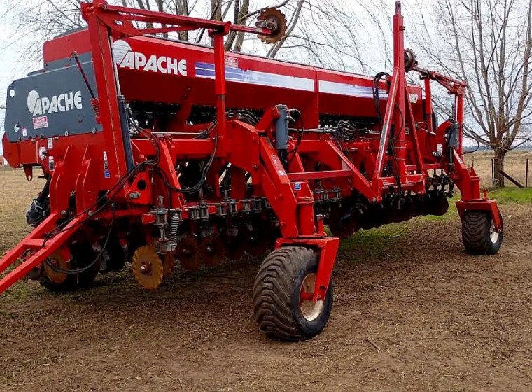 Sembradora Apache 54000, año 2015