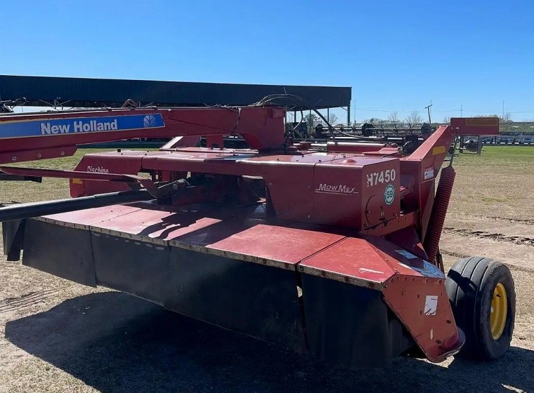 Segadora New Holland H7450, año 2013