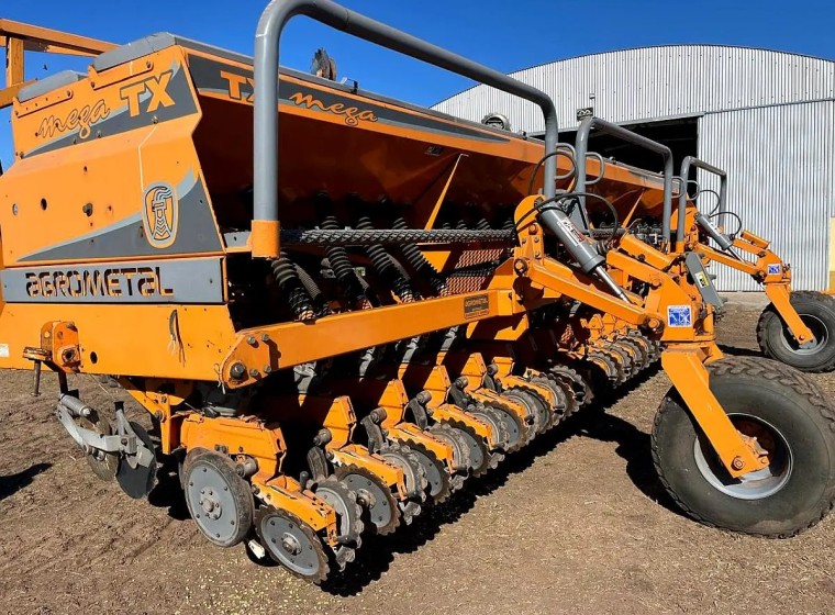 Sembradora Agrometal TX Mega 2235 1652, año 2014
